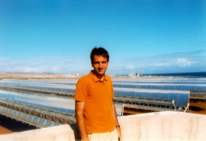 J. C. en la planta de energía solar